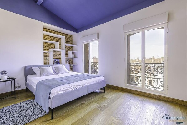 Chambre à coucher avec salle de bain et dressing attenant