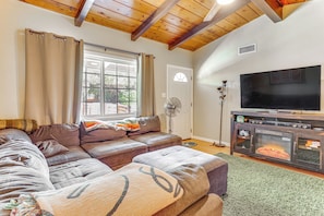 Living Room | Electric Fireplace | Smart TV | Central Heating & A/C