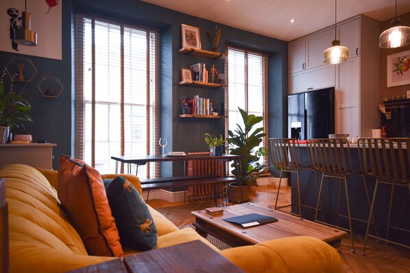 Living Room / Lounge
