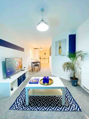 Living Room / Lounge