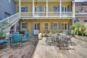 Shared Courtyard | 2 Outdoor Dining Areas | Gas Grill | Fountain
