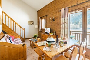 Come and stay in our cozy mountain chalet!
