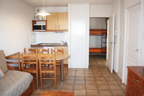 Make a quick meal in your kitchenette.