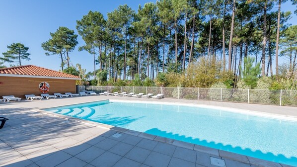 Luxurious pool and breathtaking nature!
