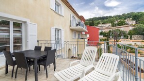 Relax on your balcony or terrace!