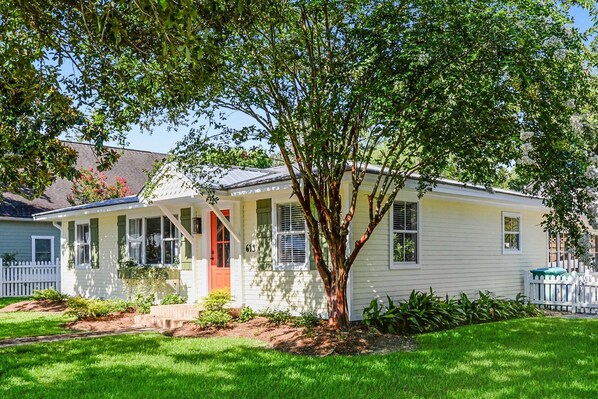The Lemonade Stand - in the heart of Ocean Springs