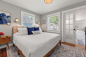 King size bed and Smart TV