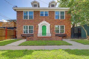 Exterior | Single-Story Apartment | 2nd-Floor Unit