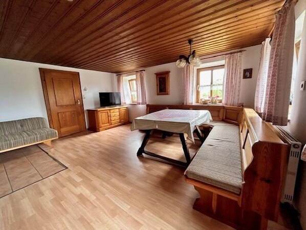 Ferienwohnung beim Emoa für 3 Personen-Stube