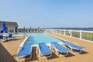 ,King's Grant Pool,