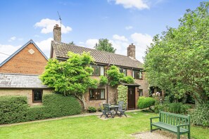 Chapel Cottage, Winterborne Kingston: A great base for exploring Dorset