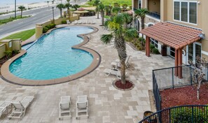Infinity pool with pool deck