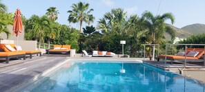 Infinity pool