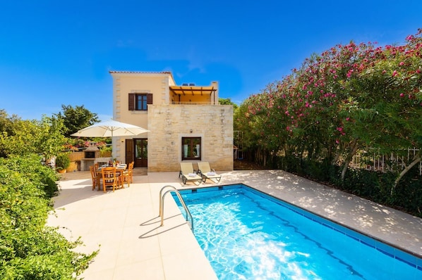 Beautiful villa with private pool and terrace