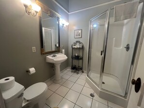 Pompadour Bath