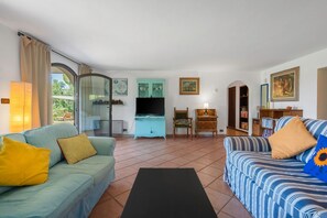 Autumn, Living Room, Spring, Summer