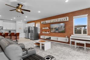 8900 Tropical Haven Court (2).jpg