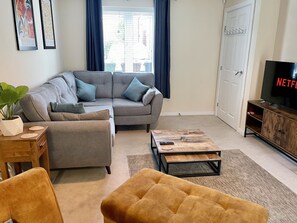 Living Room / Lounge