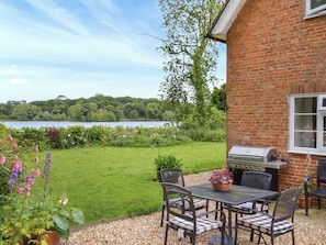Sitting-out-area | Bankside Cottage, Revesby, near Boston