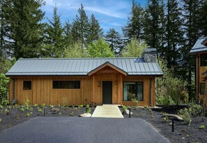 Cozy one-bedroom cabin – perfect for a peaceful retreat in nature.