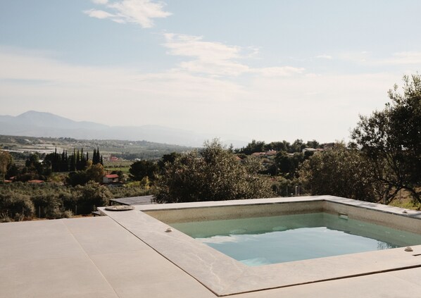 SKY - Pool