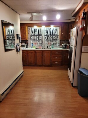 Newly decorated Kitchen!
