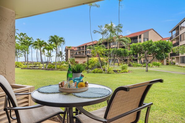 Papakea J106 lanai 1