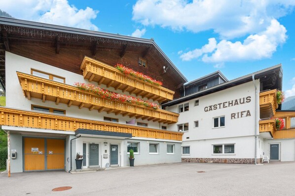 Außenseite Ferienhaus [Sommer]
