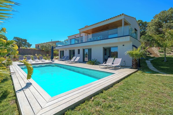 Villa de La Madrague - Sea and Mountain Pleasure