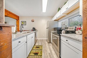 Full kitchen