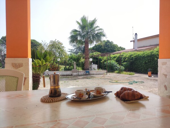 Outdoor dining