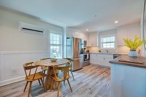 Dining/ Kitchen