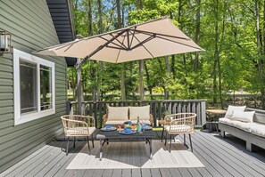 Enjoy a BBQ grill for outdoor cooking, and serene views at Poconos.
