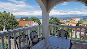 Gemeinsame Terrasse mit Zimmer-Nr. 3 mit Meerblick

