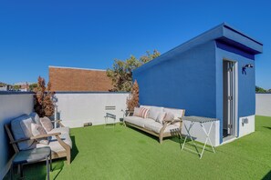 Rooftop Patio | Multi-Level Townhome | Seating Area