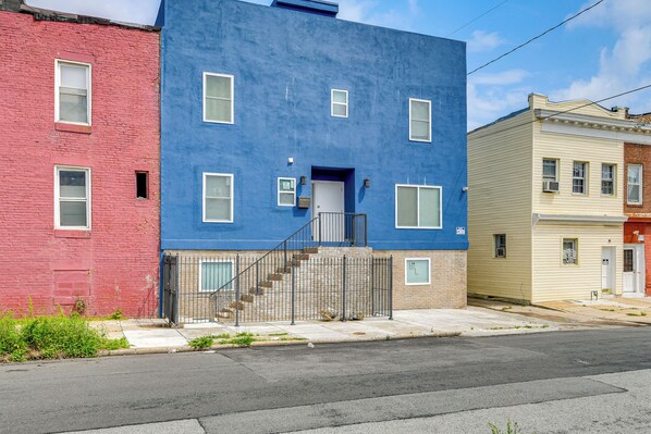 Baltimore Vacation Rental | 3BR | 3.5BA | Steps to Enter | 2,300 Sq Ft