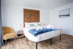 Skyline Duplex Penthouse - 3 Bedroom - Llanelli (5341)