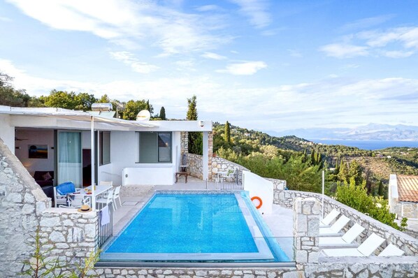 Villa Armonia image