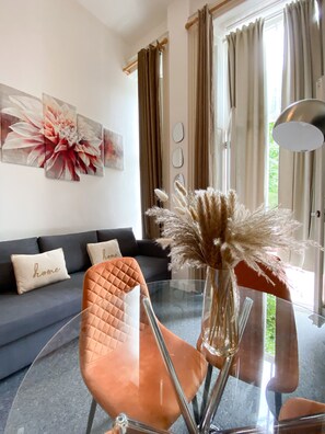 Living Room / Lounge