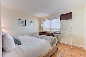 Atlantic Towers 901-print-014-026-Bedroom-4200x2801-300dpi