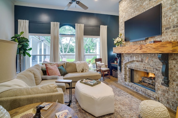 Baton Rouge Vacation Rental | 4BR | 3BA | Entry Threshold | 2,398 Sq Ft