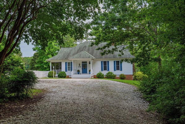 Welcome to Oyster Shell Cottage