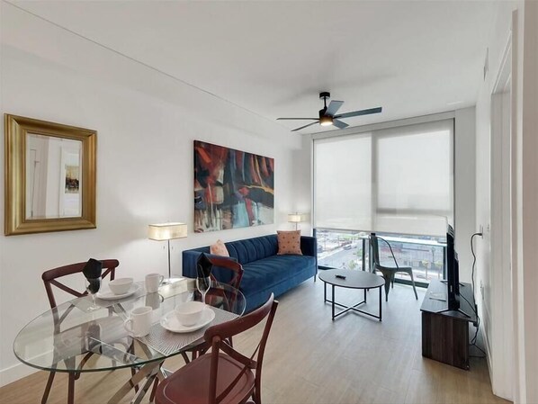 Downtown Phoenix Phoenix 1 Bedroom Living Room