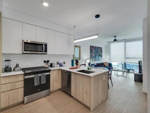 Downtown Phoenix Phoenix 1 Bedroom Kitchen