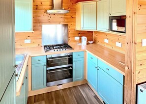 Country View Lodge - Calloose Holiday Park, Hayle
