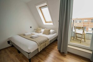Bedroom with double bed