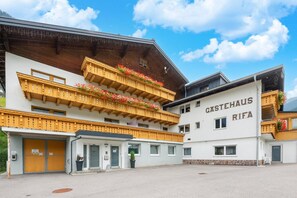 Außenseite Ferienhaus [Sommer]