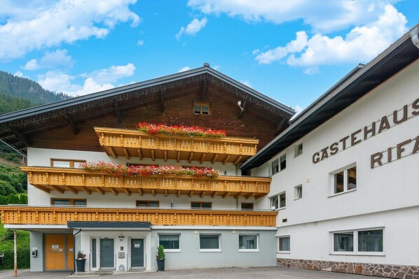 Außenseite Ferienhaus [Sommer]