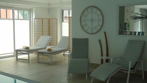 Liegebereich im Schwimmbad