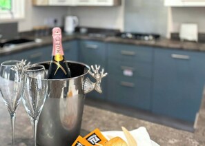Spa Retreat 3 - Hamlet Lodge Retreat at Calloose Holiday Park, Hayle